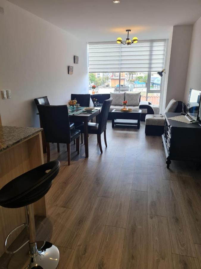 Hermoso departamento, céntrico y tranquilo Quito Esterno foto