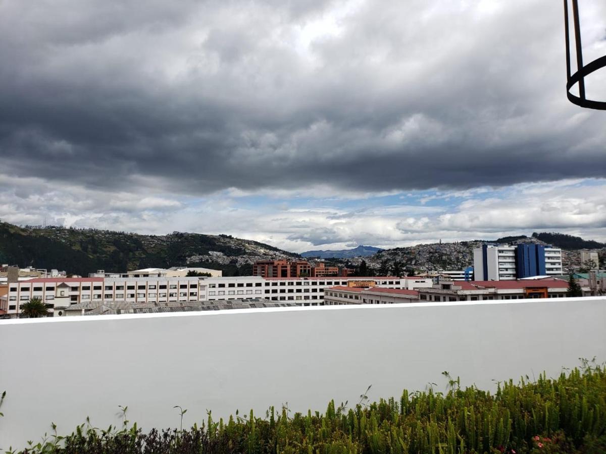 Hermoso departamento, céntrico y tranquilo Quito Esterno foto